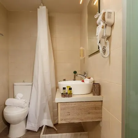 Asterion Luxury Airport Aparthotel